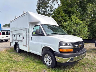 2025 Chevrolet Express Cutaway 3500 Base