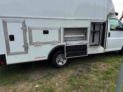 2025 Chevrolet Express Cutaway 3500 Base