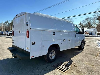 2025 Chevrolet Express Cutaway 3500 Base