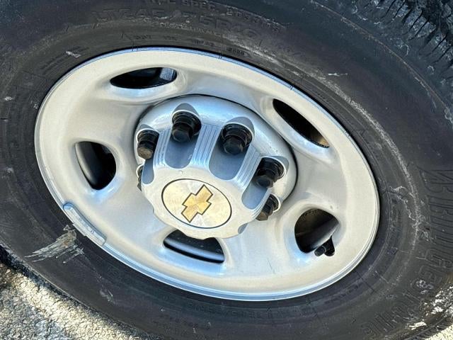 2025 Chevrolet Express Cutaway 3500 Base