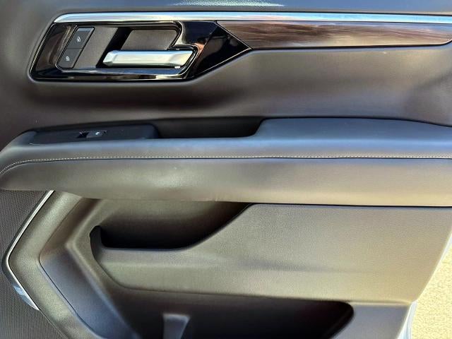 2025 Chevrolet Suburban LT