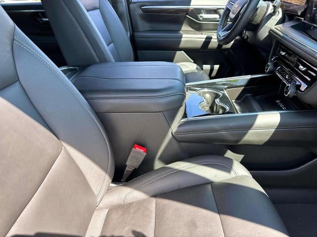 2025 Chevrolet Suburban LT