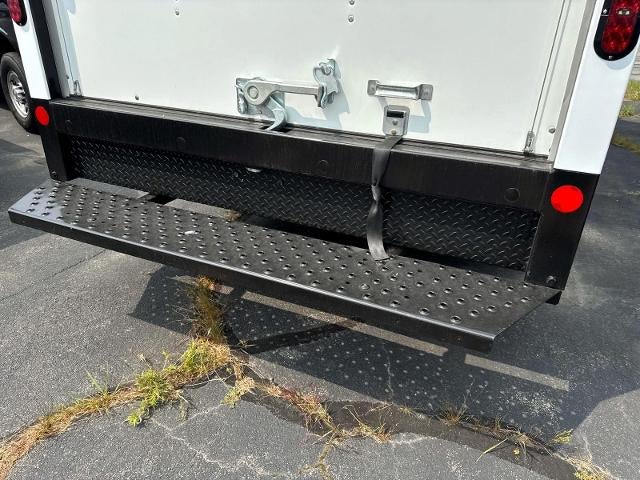 2025 Chevrolet Express Cutaway 3500 Base